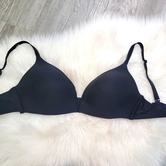 2/$20 Victoria's Secret Perfect Shape Bra 32DD - Picture 1 of 7
